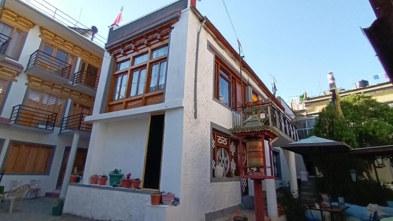 Gonbo Guest House Leh Exterior foto